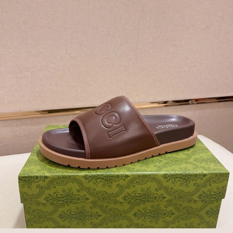 G*u*i slippers